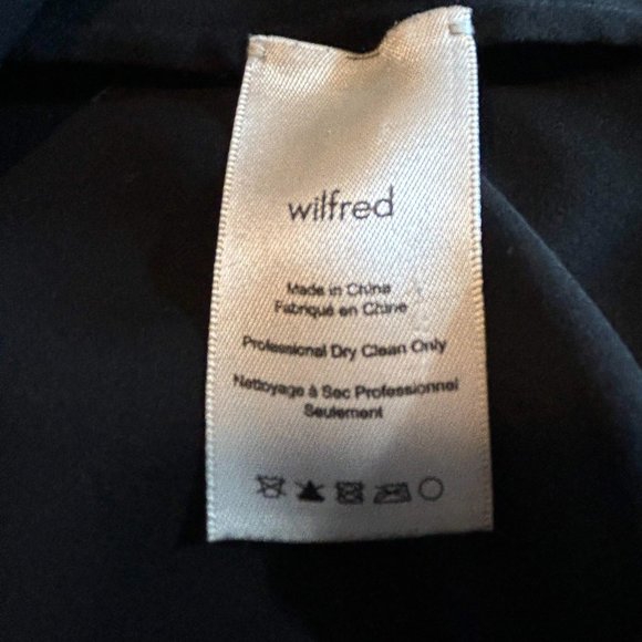 Aritzia Wilfred 100% Silk Cypres Short Sleeve Keyhole Back Top in Black, Sz M. - Picture 5 of 7